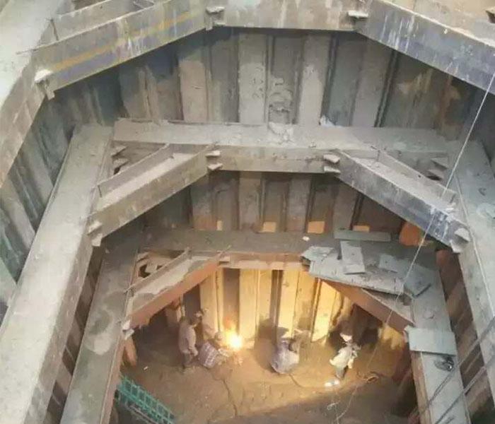 18米钢板桩施工